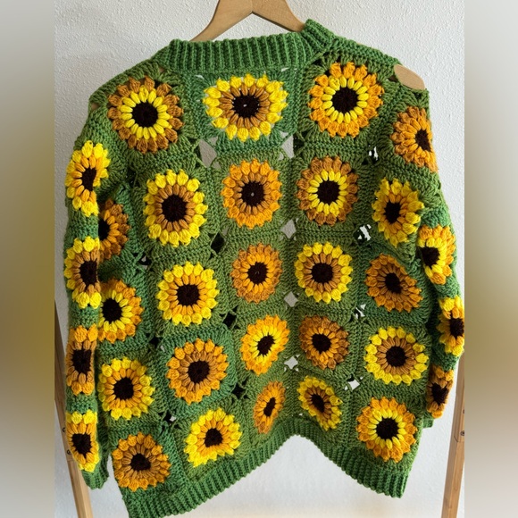 Handmade Green Sunflower Crochet Cardigan - Picture 3 of 8